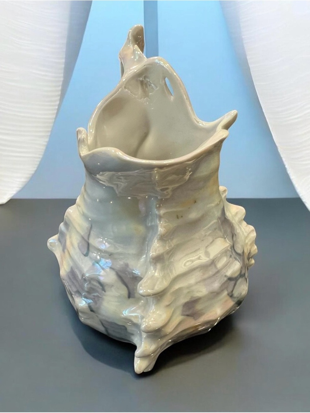 Vintage 1900 Royal Bayreuth Bavaria iridescent ceramic shell pitcher. - Picture 2 of 5